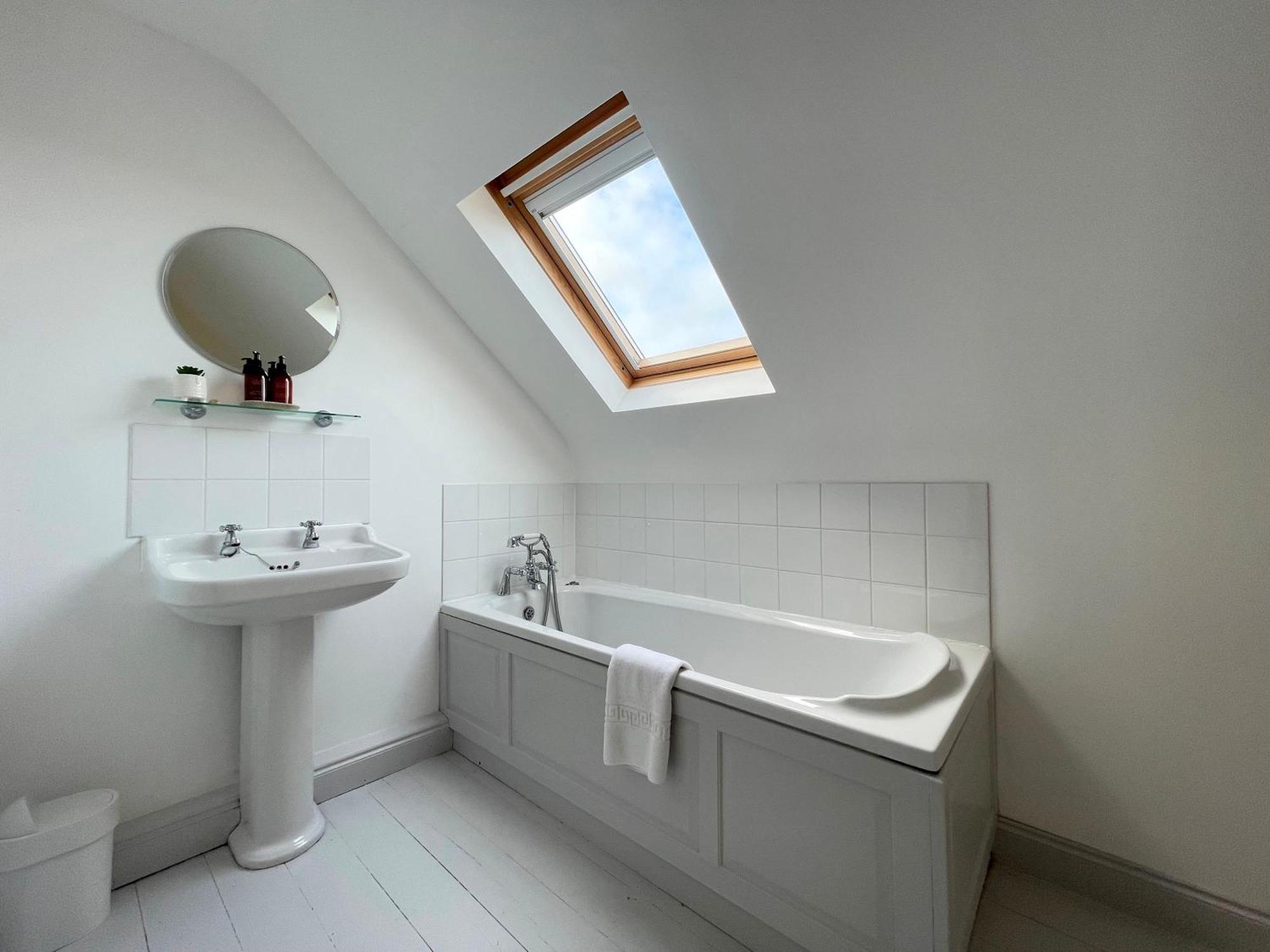Spacious Home Sleeps 6 Short Walk To Port Isaac Village & Stunning Views Eksteriør billede